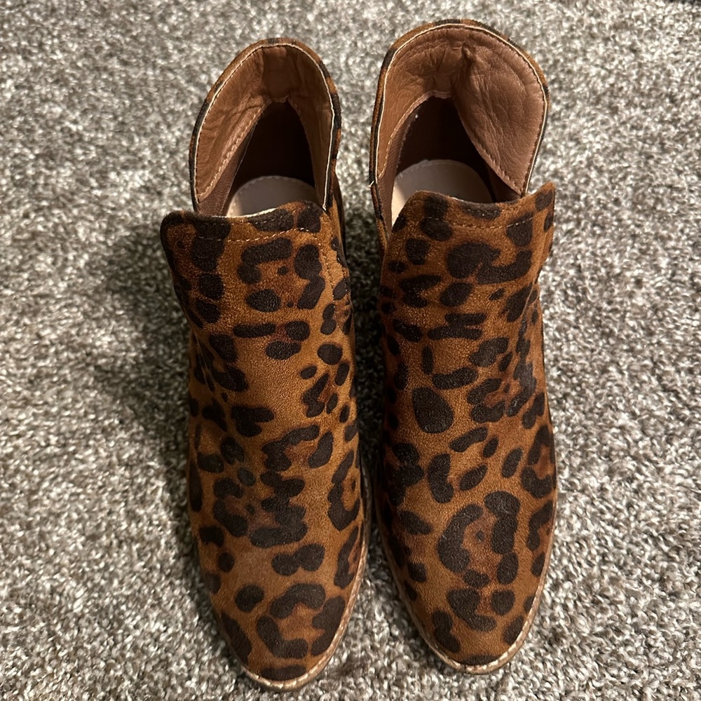 ankle cheetah booties! 6.5